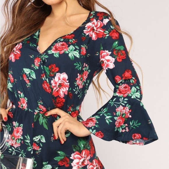 Ambiance Navy Floral Ruffle Trim V-Neck 3/4 Sleeve Romper Women's Size Small - Picture 9 of 11